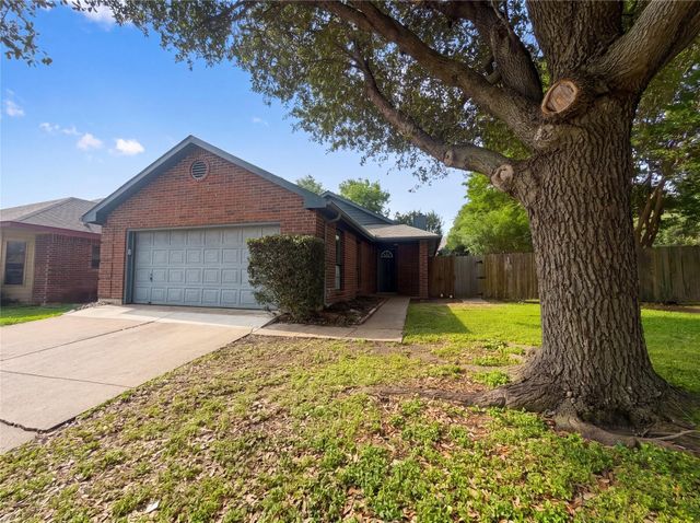 3628 Riverhead Dr — Waverly Place