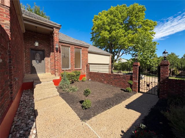 1708 Crockett Cir — Cottonwood Valley Ph 02