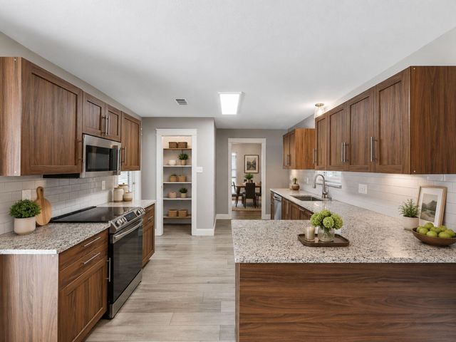1400 Crescent Dr — Westwood 3rd Add