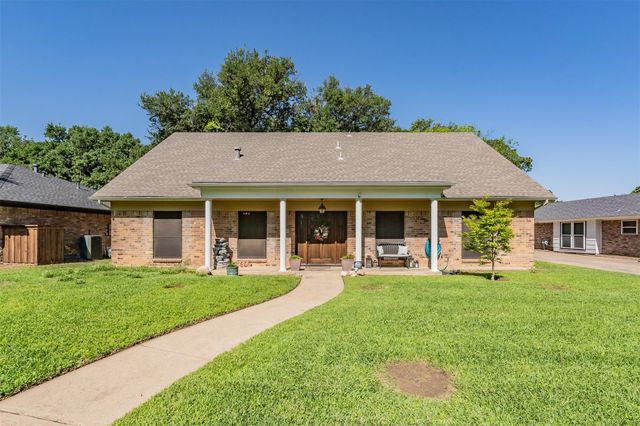 1810 Lakeside Dr — LAKEWOOD ADDITION-ARLINGTON BLOCK 12 LOT 7