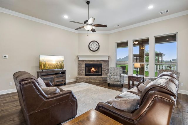 8221 Palmer Ln — Legacy Estates Ph 2