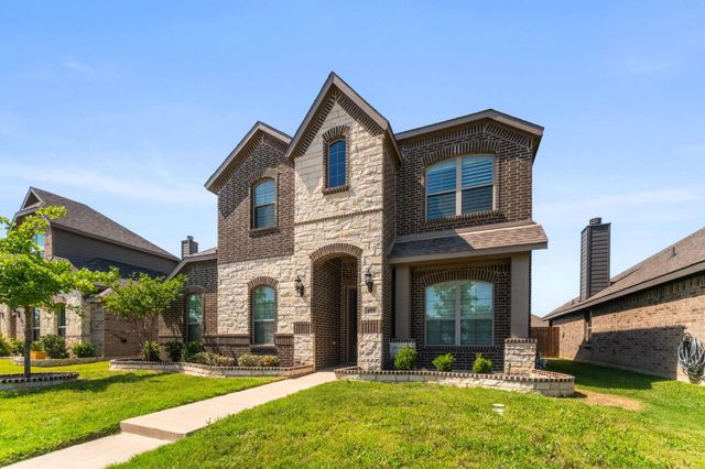 499 Washington Ave — The Estates