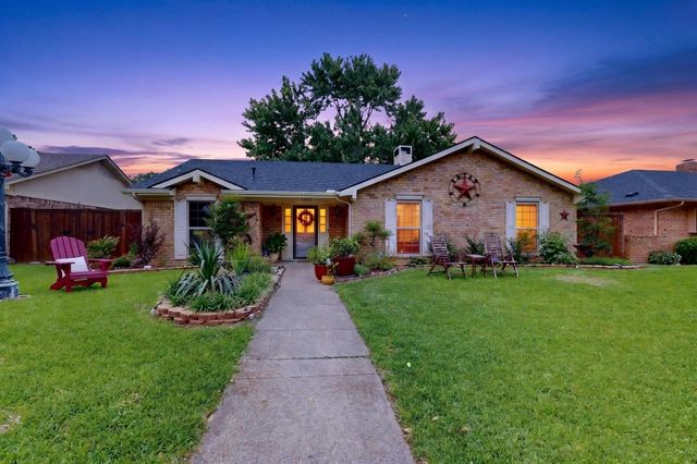 1021 Holland Dr — Carriagehouse Estates