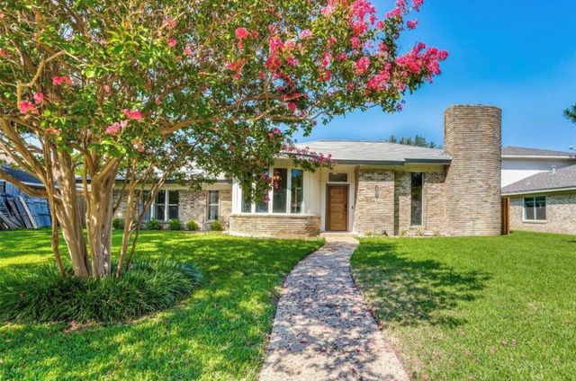 2301 Newcastle Cir — Huntington Park Add