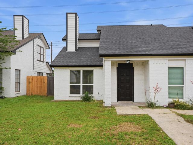 2320 Sherry St — Summer Place Twnhms Add