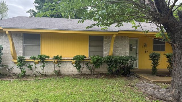 3516 Softcloud Dr — Highland Hills 13