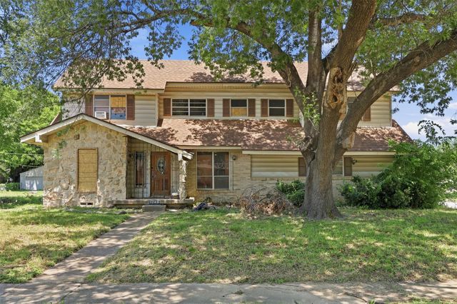 1743 Indian Summer Trl — Singing Hills