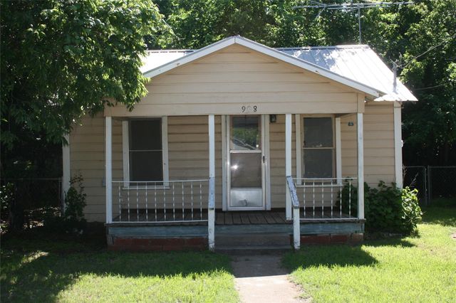 908 Franklin St — Carters