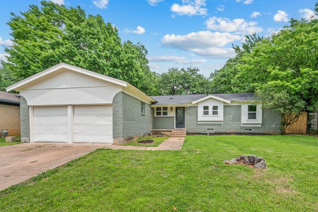 1307 Ravenwood Dr — Briarwood Estates