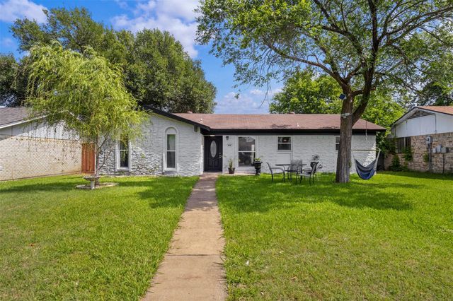 806 Longbeach Dr — Southlake Estates