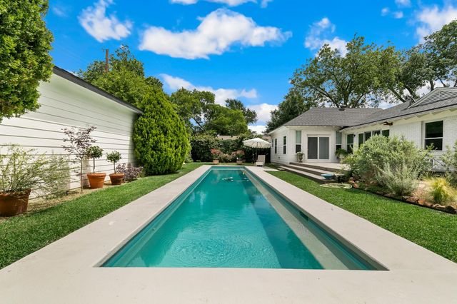 9907 Donegal Dr — Lake Park Estates