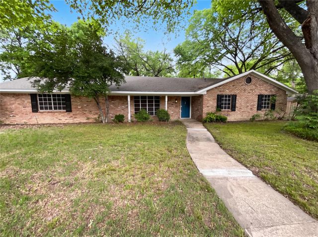 2017 Greenbriar Ln — Briarwood Estates
