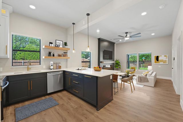 300 Steinman Ave — Steinmans