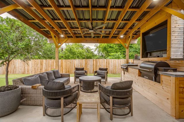 210 Willow Creek Dr — Willow Creek Ph III