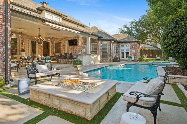 6412 Stonebrook Cir — Cypress Point