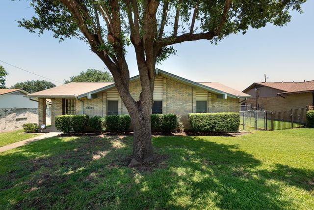 1315 Aldenwood Dr — High Meadow