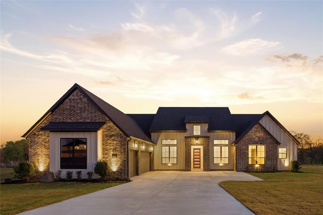 451 Rocky Dr — Waterfall Ranch