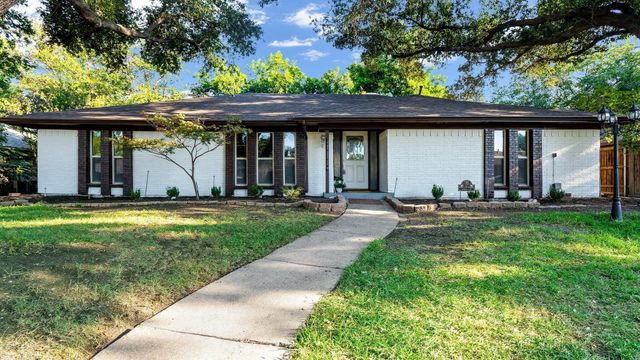 2416 Kimberly Ln — Cloisters