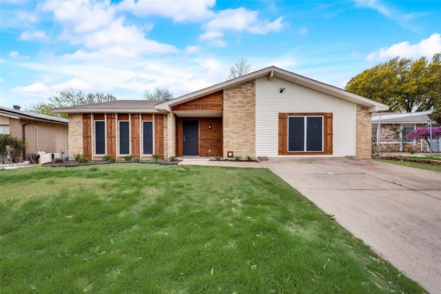 2122 Foxcroft Ln — Brandyridge