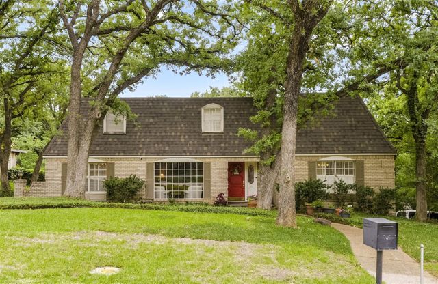 3704 Lynnwood Dr — Woodland West Estates Add