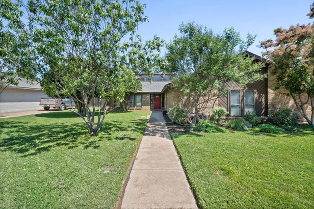1023 Auburn Dr — Meadow Park Estates Add