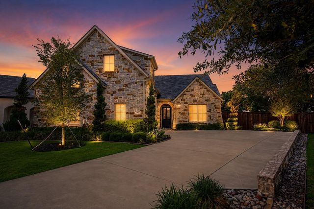 2401 Prestwick Dr — Villas Of Somercrest