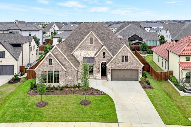 2360 Shady Hill Dr — Star Trail Ph Eight