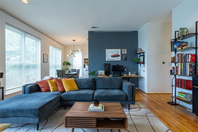 4030 Holland Ave #8 — Holland Park Condo