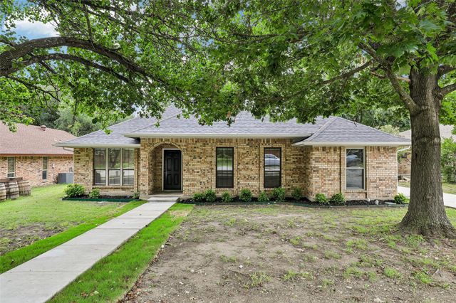612 E Oak St — Oaks Add 2