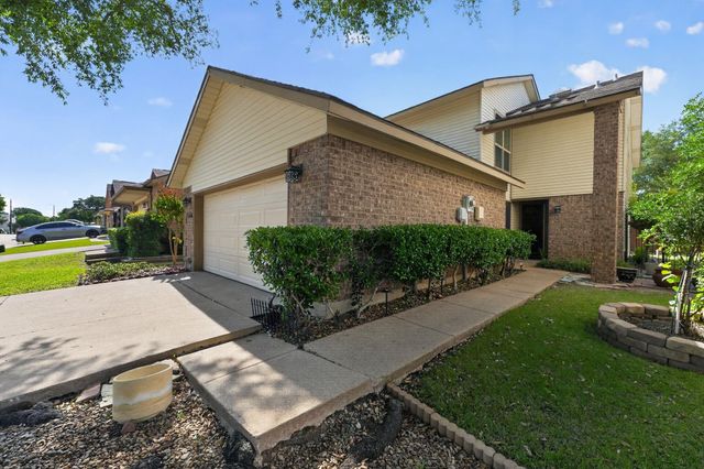 2416 Mira Dr — Brentwood Place Ph 01