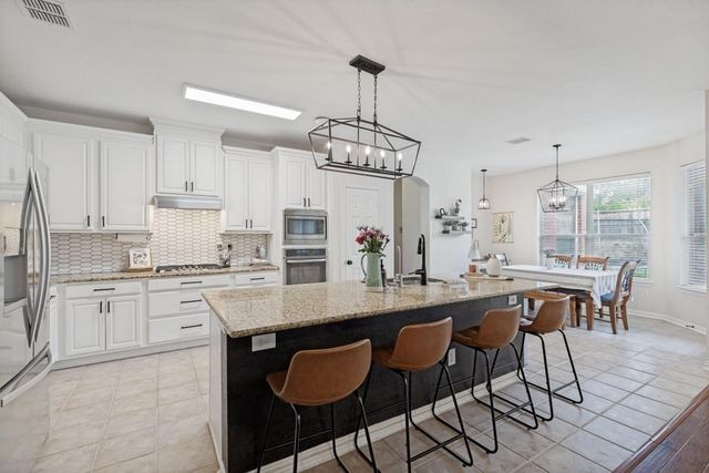 1212 Canyon Creek Dr — Fairway Village