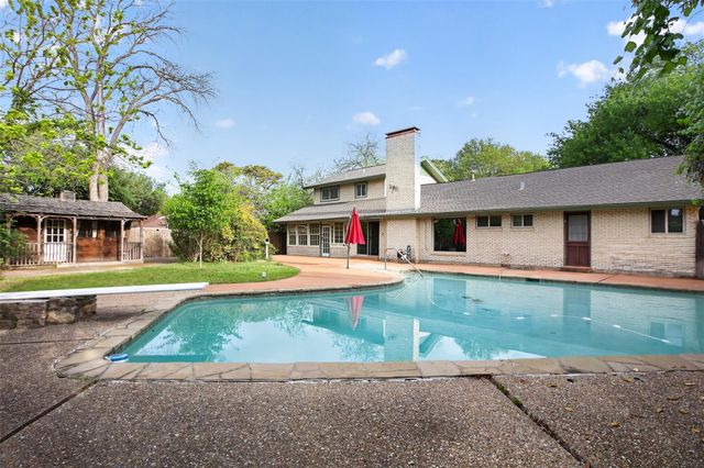 1608 Freeman Ct — University Hills Add