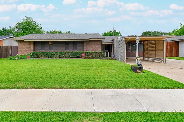 3705 Cranston Ct E — Northgate West 04