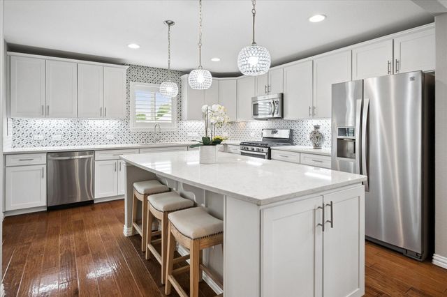 2306 Feathering Dr — Frisco Lakes By Del Webb Villa