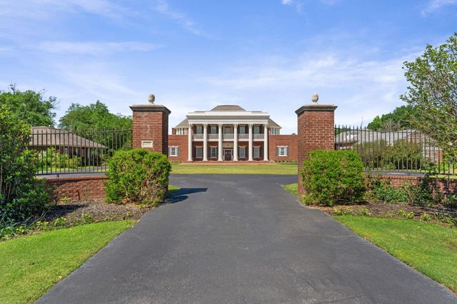 2300 Panorama — The Estates on Rush Creek