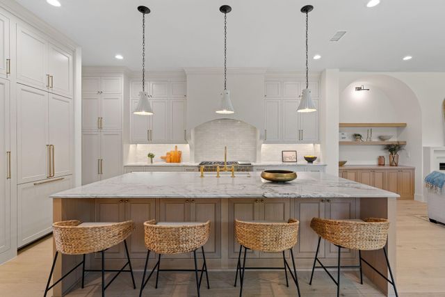 6402 Westlake Ave — Country Club Estates