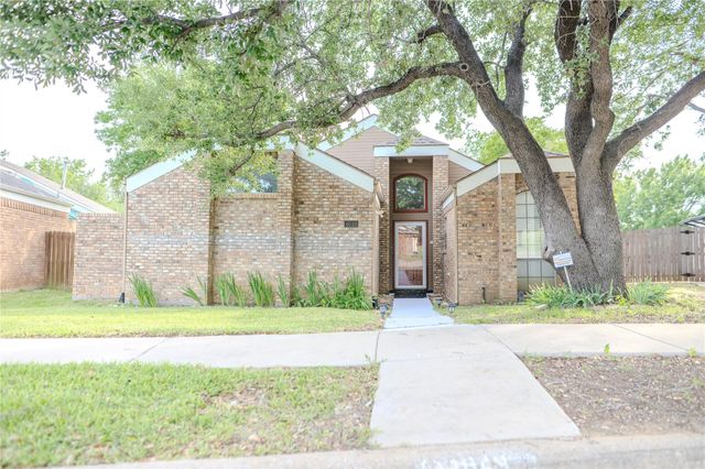 4048 La Costa Ct — Broadmoor Hills Ph 04