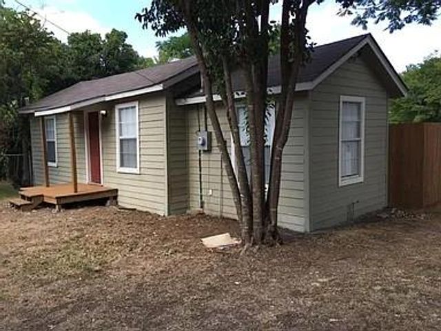 309 S Main St — Town Cedar Hill Original Of