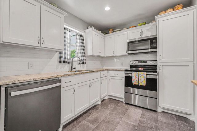 1653 Murray Dr — Crest Ridge Estates
