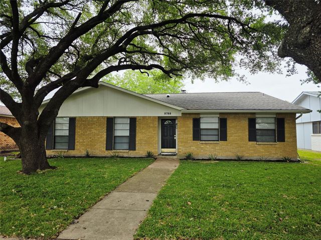 2722 Clover Valley Dr — Oaks 01