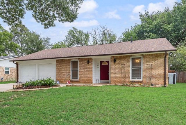 809 Buffalo Dr — Woodland West Addition