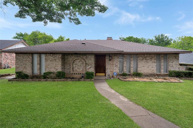 7708 Los Alamitos Dr — Carter Square 03