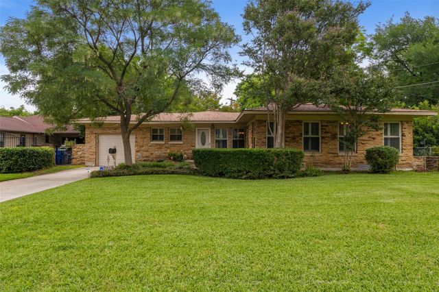 9823 Limerick Dr — Lake Park Estates