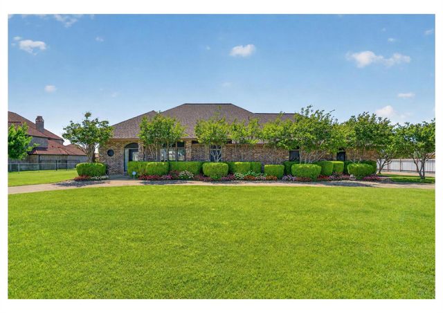 1408 W Cleburne Rd — Lee Estates Add