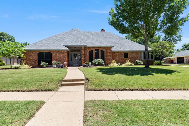 1414 O Shannon Ln — Greens