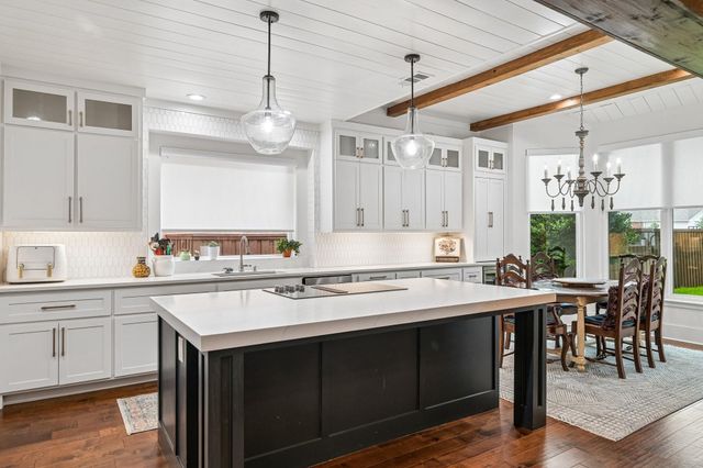 6404 Dakota Dr — Wolf Creek Estates Ph I