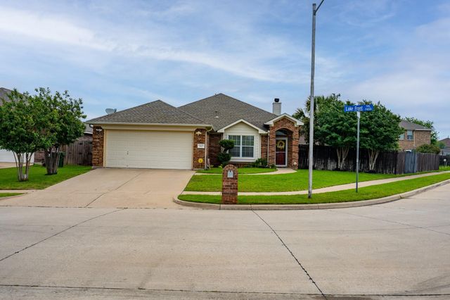 7427 Lake Front Trl — Fossil Lake Add