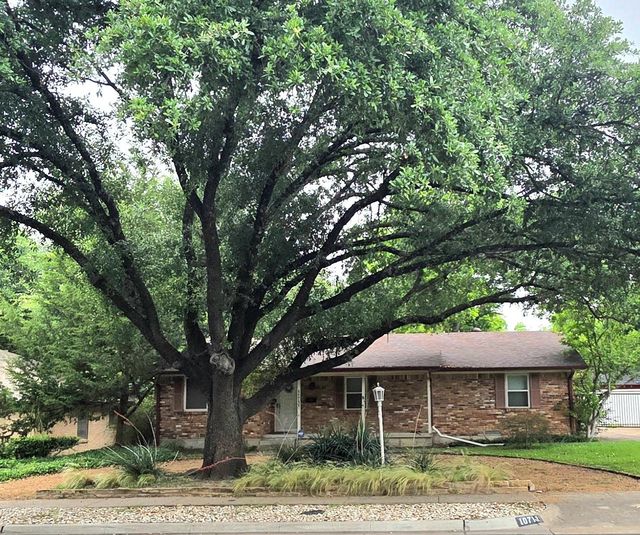 10711 Clearbrook Ln — Lochwood