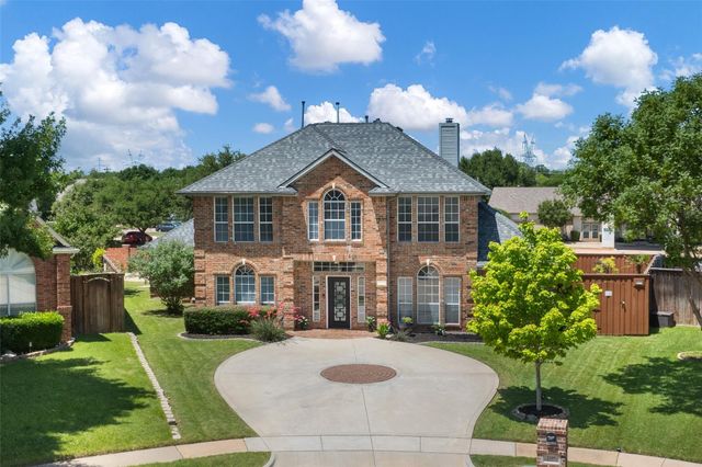 2109 Cliffside Dr — Hunters Glen Village