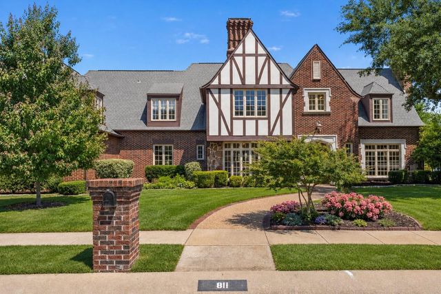 811 Lake Creek Dr — Waterbury